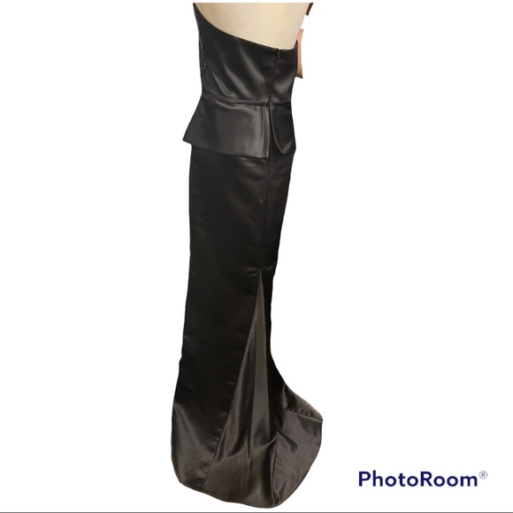 ALYCE Jean De Lys | Black Beaded Satin Strapless gown - Picture 10 of 12